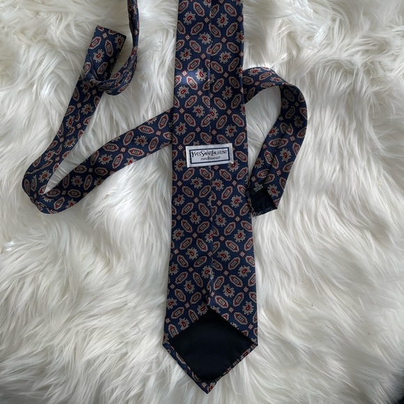 Vintage YVES SAINT LAURENT Silk Necktie w/ Geometric accents - Picture 2 of 2